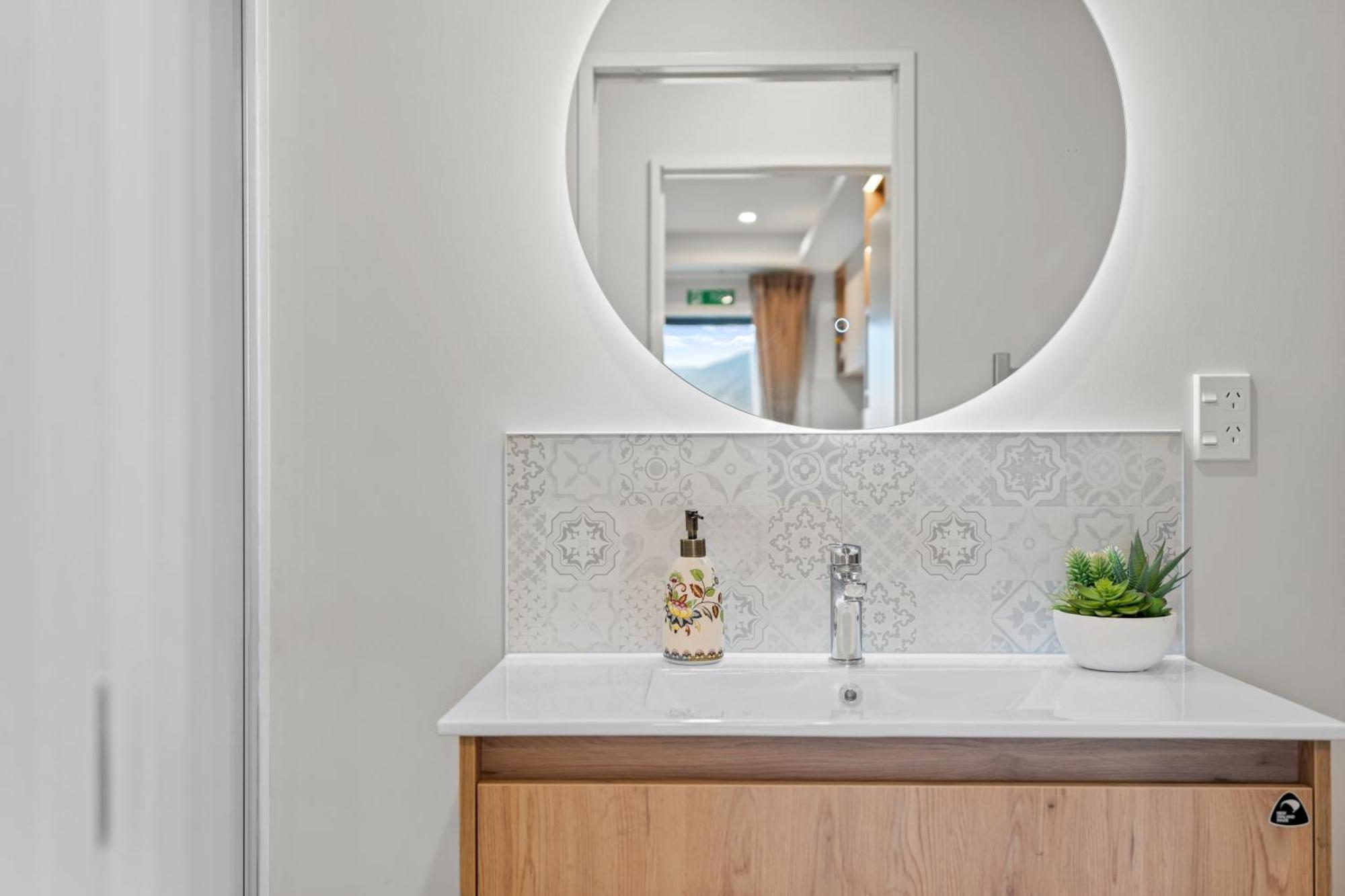 Sunshine Suites Лейк Текапо Екстериор снимка
